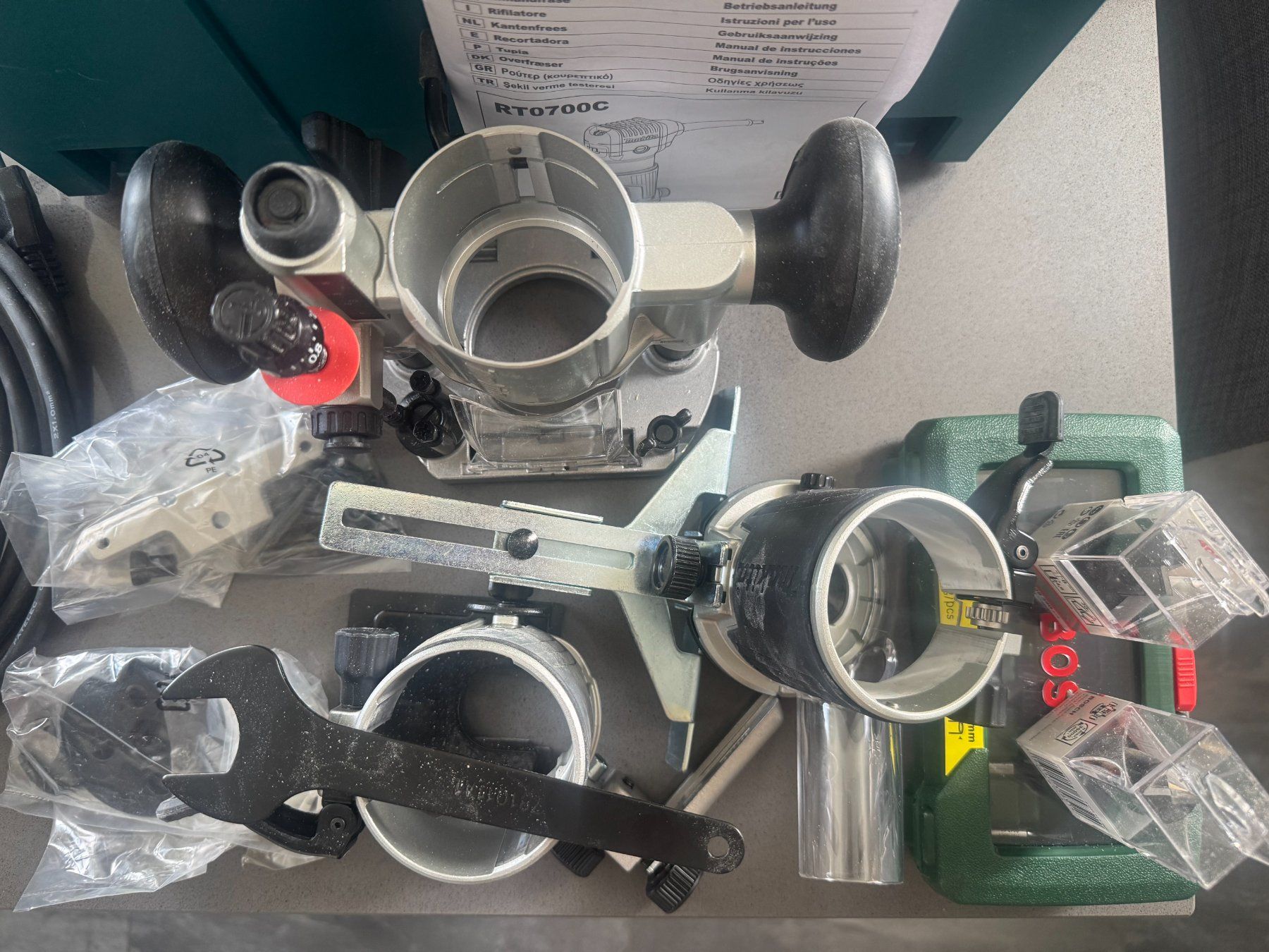Makita Toutes les machines: Makita RT0702CX2J Multifunktionsfräse – D'occasion à Wettingen par Cyprus_one 3