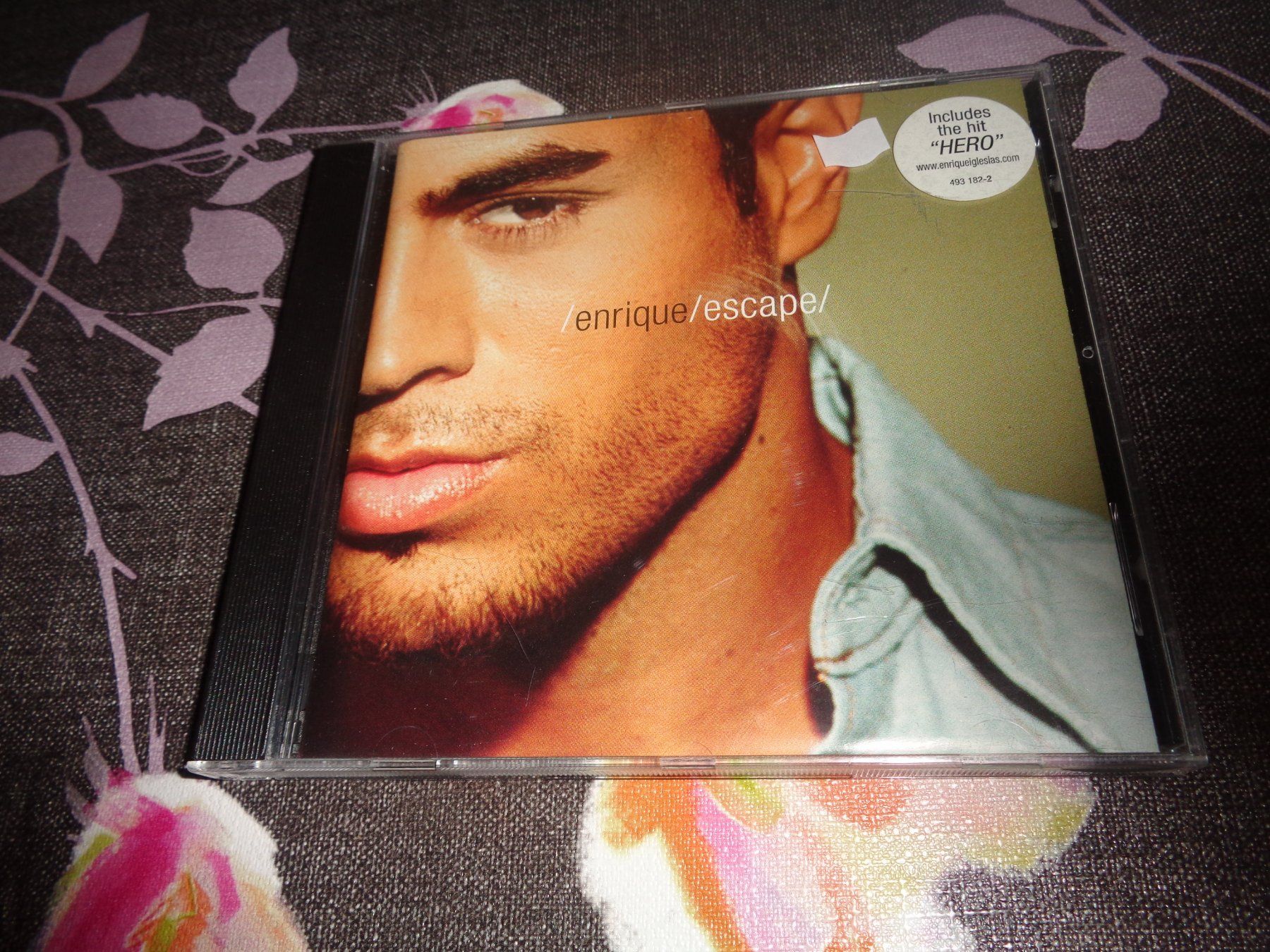 CD: Enrique Iglesias - Escape CD – Usato da Olten venduto da Disc-Ausverkauf