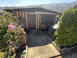 Campingplatz - Dethleffs Wohnwagen mit Vorbau und Garten