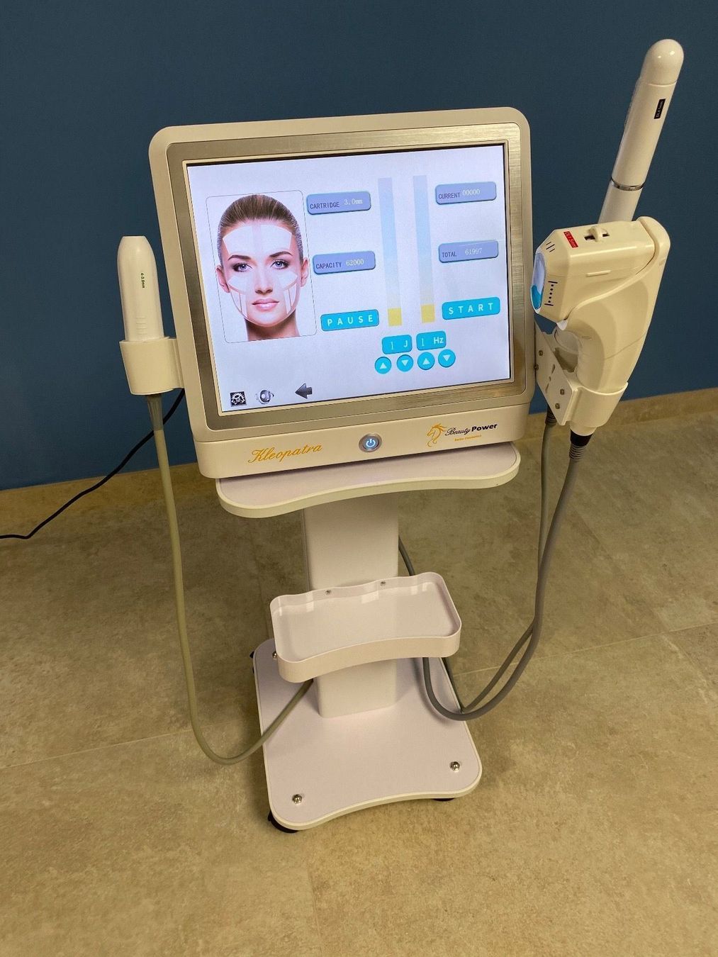 Derma Attrezzature mediche: 4D HIFU Faltenreduktion / Lifting Gerät – Nuovo (secondo la descrizione) da Boningen venduto da Beauty_Power_GmbH 2