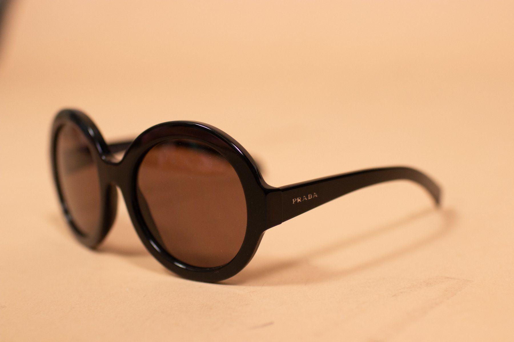 Prada Brillen & Gläser: Oversized PRADA Sunglasses – Gebraucht aus Hombrechtikon von BAZ-Vintage 4