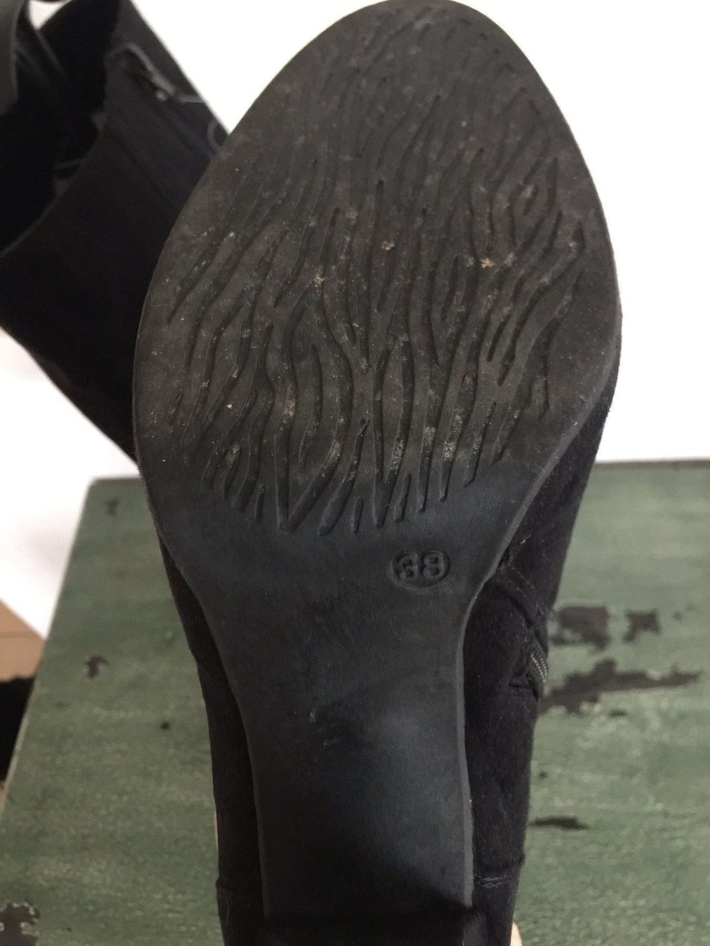 Scarpe da donna: Stiefel Wildleder schwarz Gr. 38 – Usato da Kirchdorf AG venduto da coco123 7