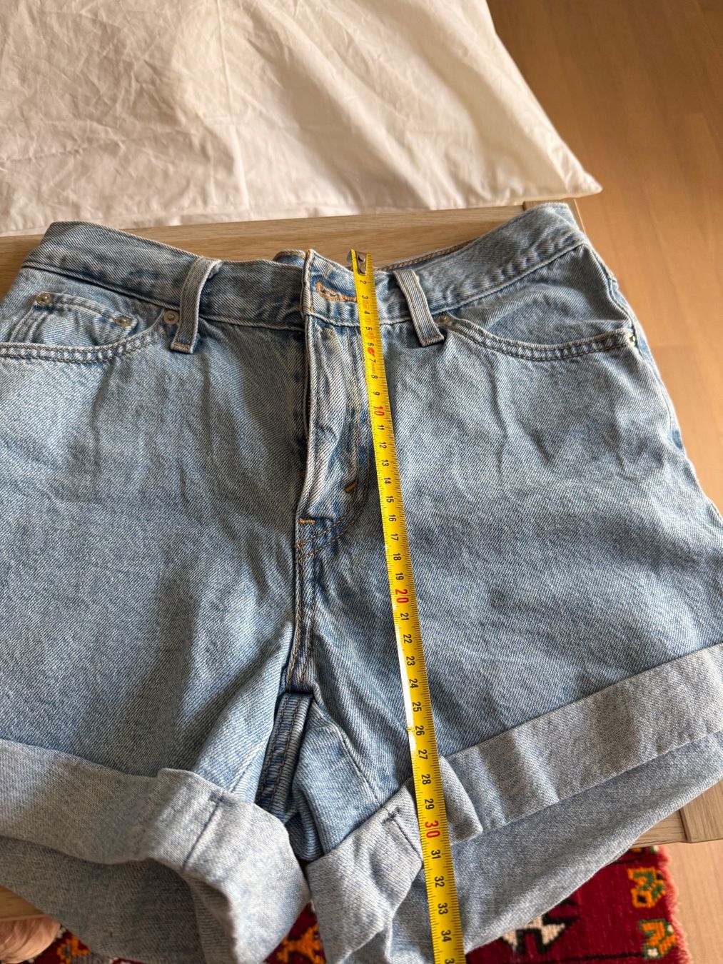 Levi's Jeans: Levis 80s mom shorts – Usato da Zürich venduto da AlineCr 7