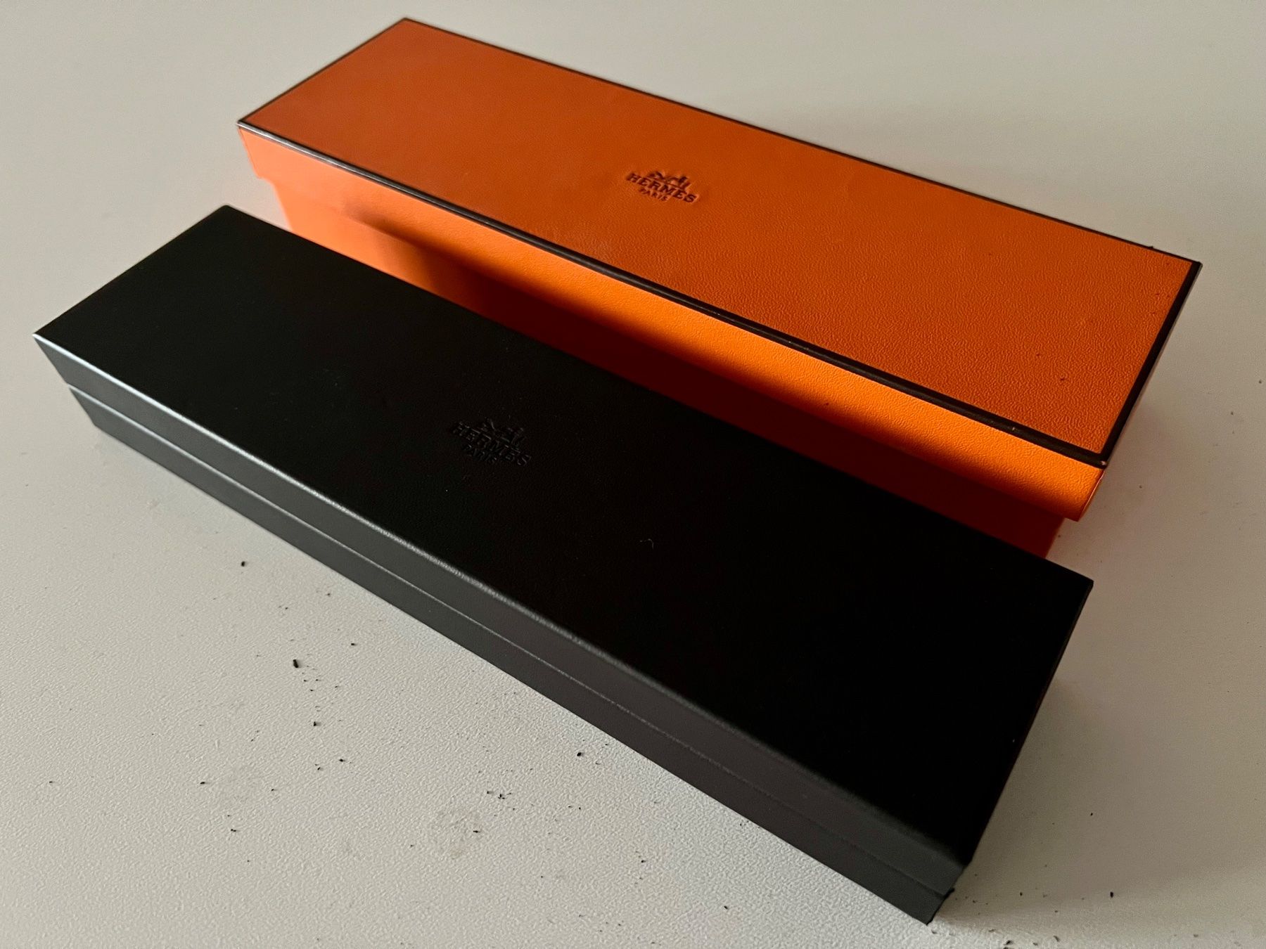 Hermès Uhren: HERMES-Paris brown watch box with velvet interior – Gebraucht aus Mont-sur-Lausanne von vmi_ym5l 3