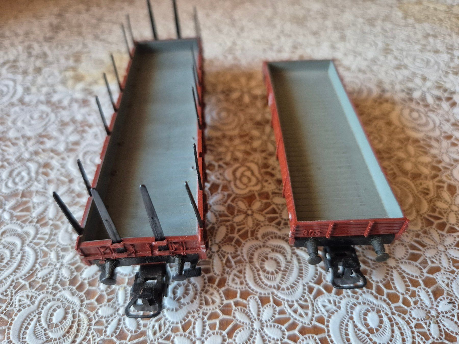 Märklin Trains électriques: Märklin HO - 2 Flachwagen mit Rungen – D'occasion à Bibern SH par streunekater 2