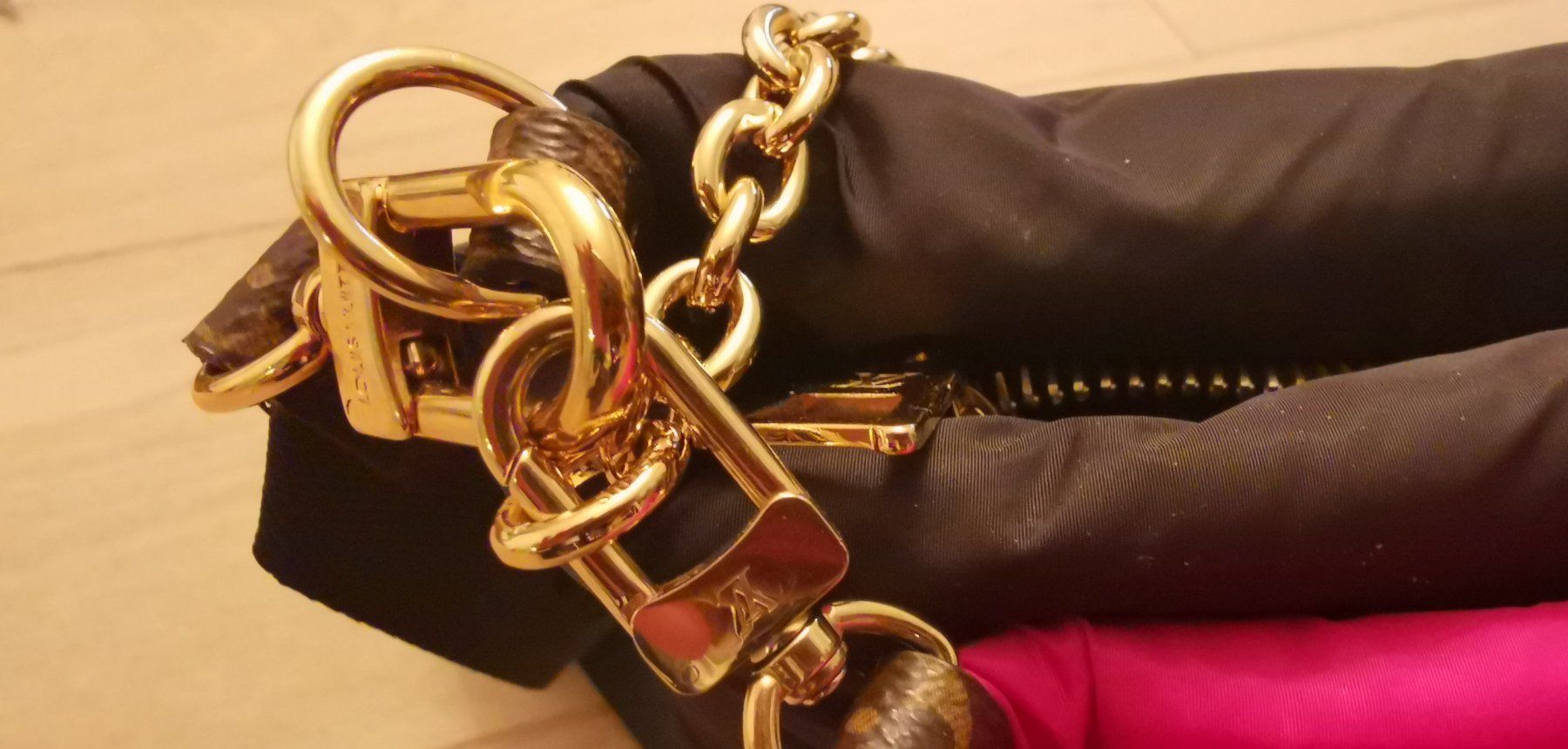 Louis Vuitton Borse da donna: Louis Vuitton Maxi Multi Pochette Accessoires (LV Pillow) – Usato da Küssnacht am Rigi venduto da Alca_TS_AG 3