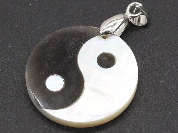 Anhänger: Amulett/Anhänger Yin und Yang mit Perlmutt – Neu und originalverpackt aus Gams von Mariawicca 1