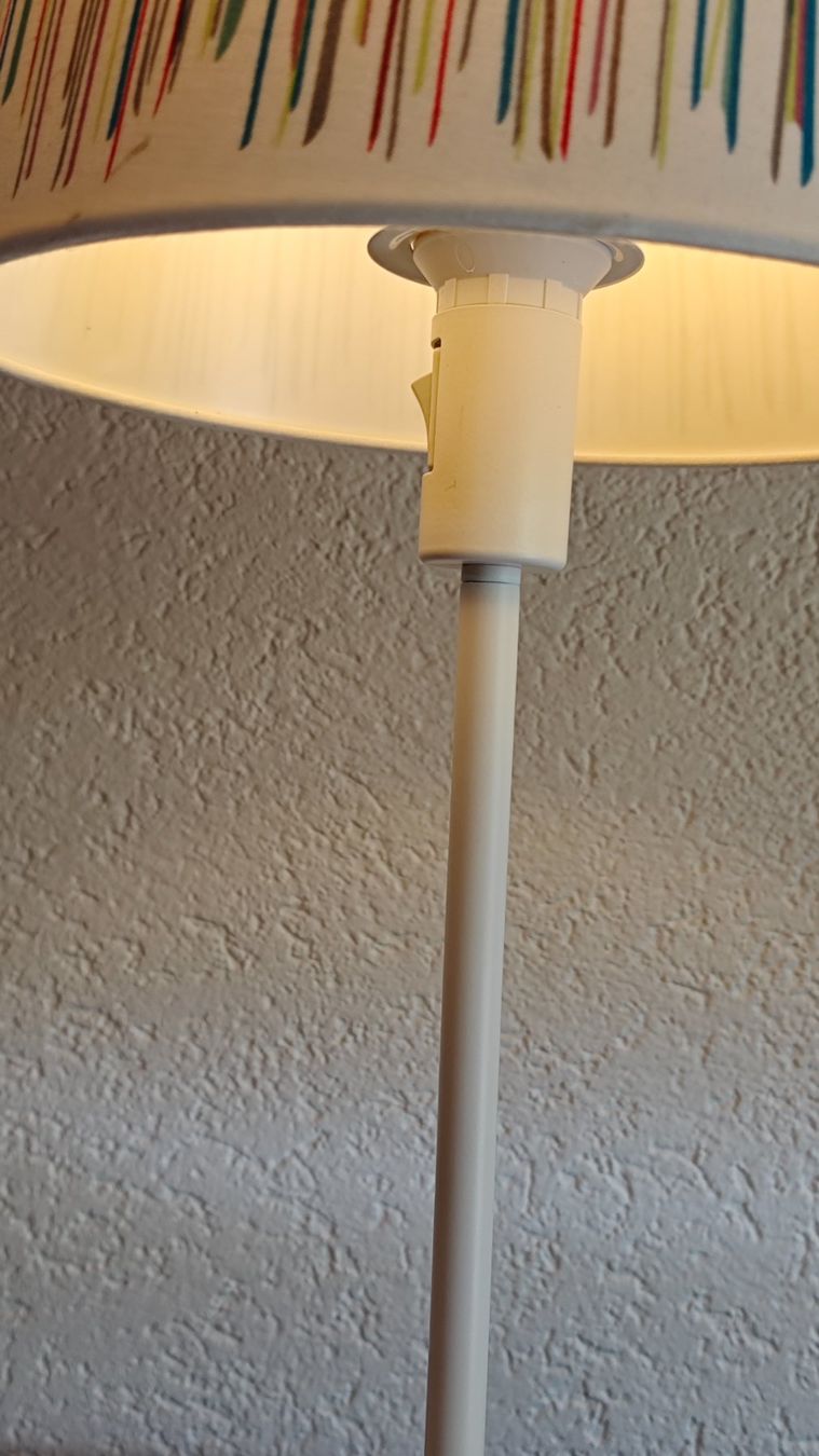 Lampade: Tischlampe mit farbigem Schirm – Usato da Sörenberg venduto da bol_8lfr 3