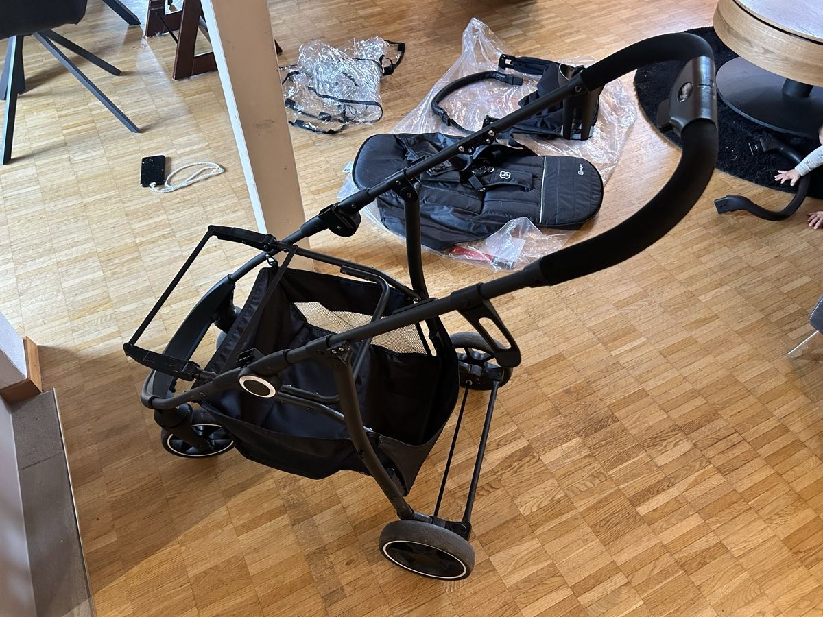 Carrozzine: Kinderwagen Set Wanne/Autoschale/Buggyaufsatz – Usato da Horgen venduto da schalina19 9