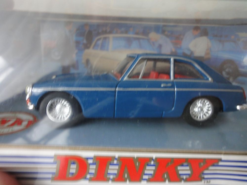 Dinky Collection - Matchbox - M.G.B. GT 1965 blau | Kaufen auf Ricardo