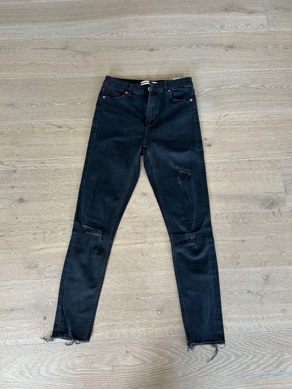 Tally Weijl Jeans: Schwarze Skinny-Jeans Grösse 38 – Gebraucht aus Niederhelfenschwil von aur_ms6f