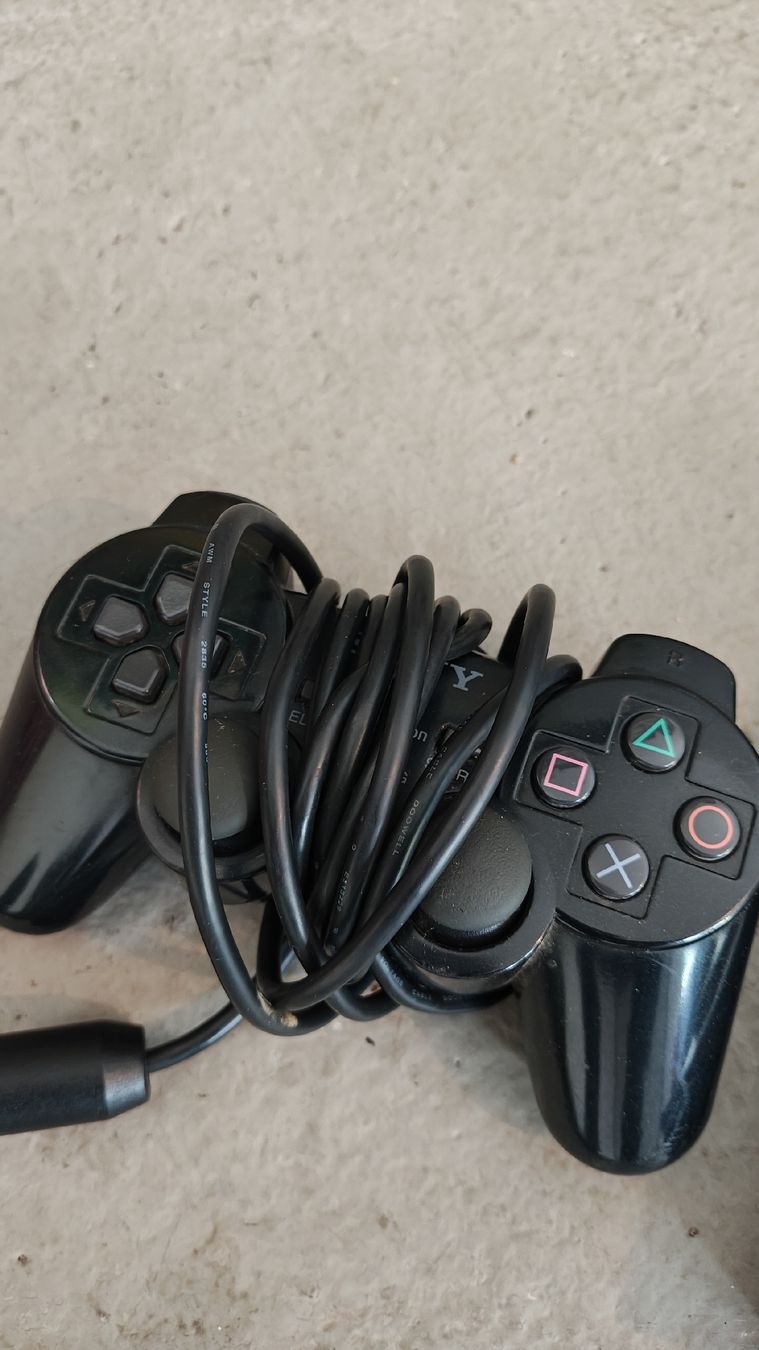 Sony Konsolen: Sony PlayStation 2 slim+Controller+2xMemory Card AB 1 CHF – Gebraucht aus Montagnola von mattbert86 1