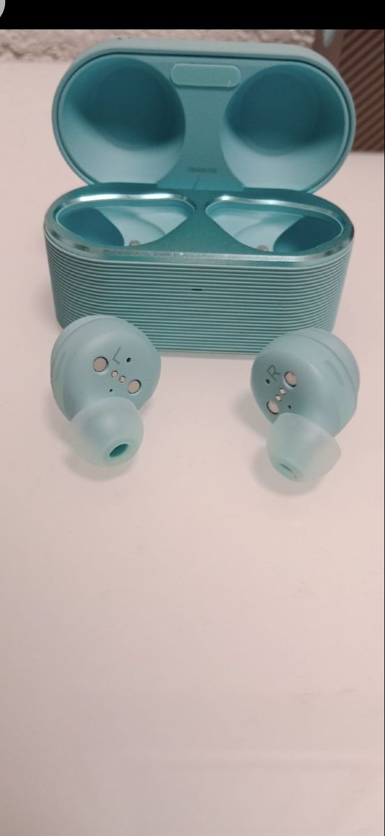 Bang & Olufsen Casques audio: Bang & Olufsen E8 Sport – D'occasion à Embrach par mar_m9rq 3