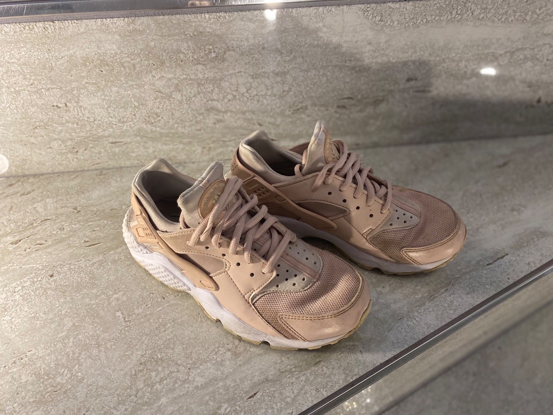Nike Scarpe da donna: Nike Air Hurache Gr 38 – Usato da Birrwil venduto da Bendegriz 2