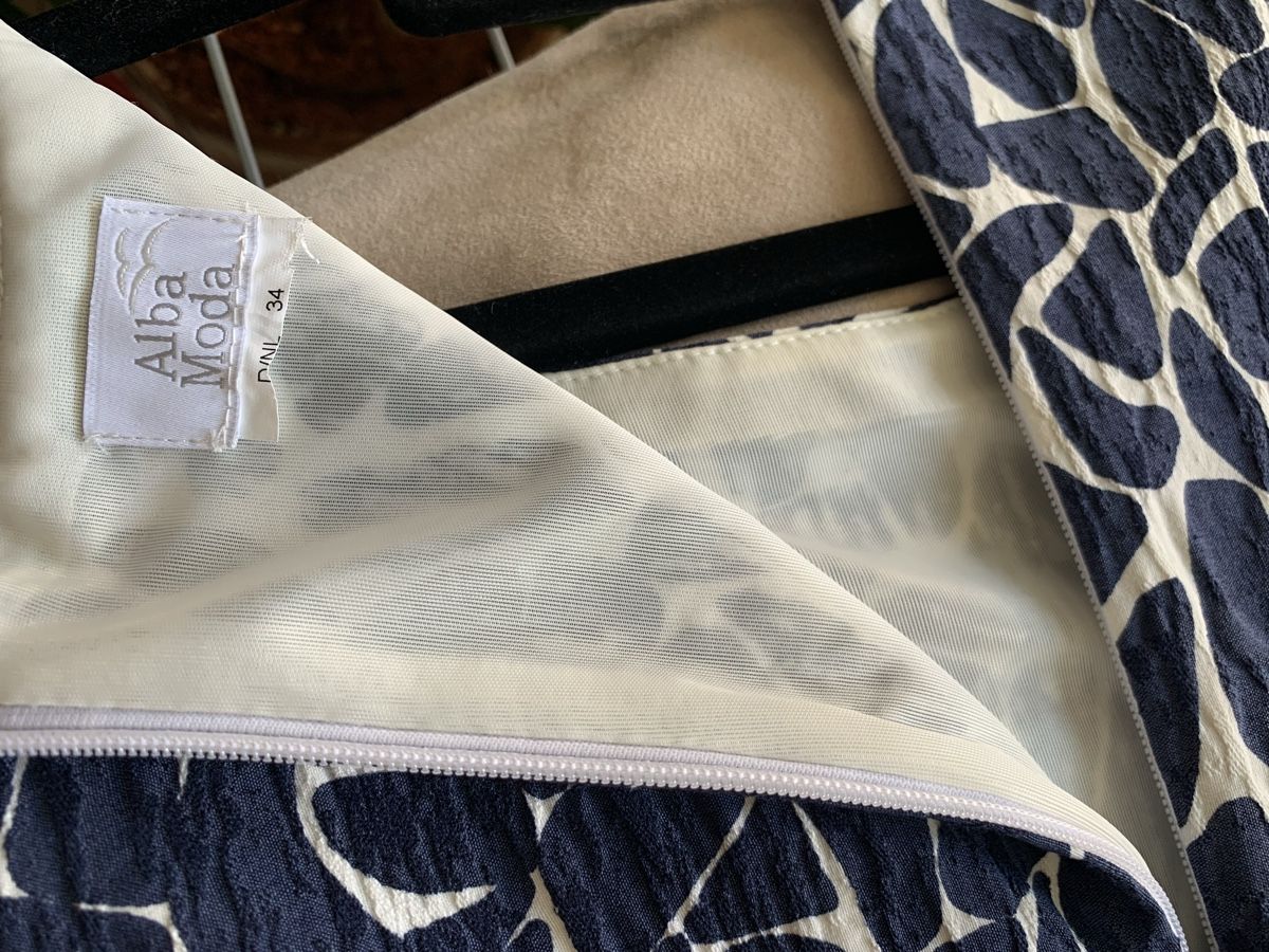 Alba Moda Kleider: Etuikleid blau/weiss Gr. 34 – Neu (gemäss Beschreibung) aus Teufen AR von parazello 6