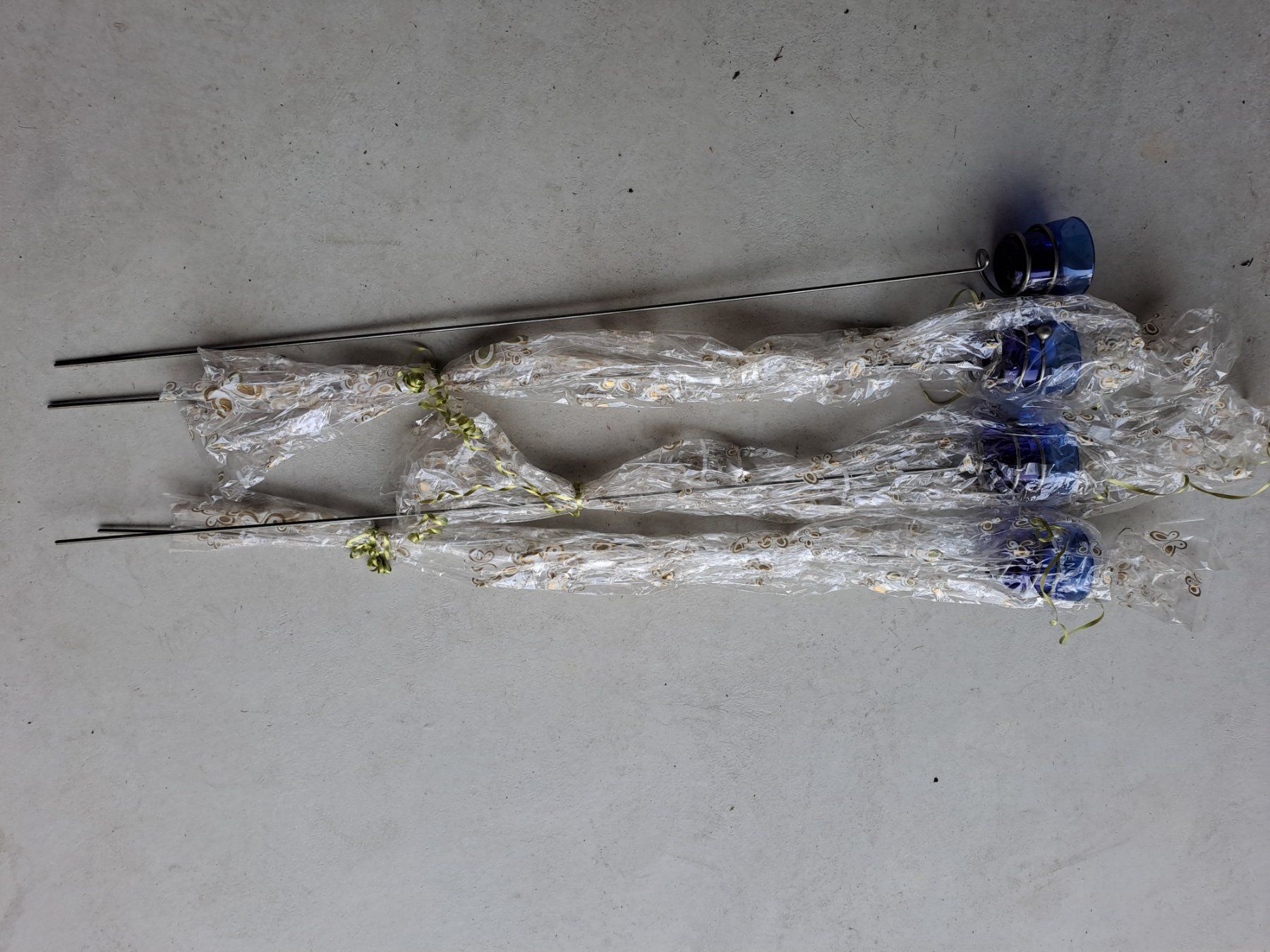 Tutte le decorazioni: 4x Gartenstecker mit blauem Teelichtglas, neu – Usato da Wängi venduto da Raettli10 2
