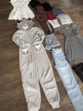 Kleiderpaket Kuschelanzug Stoffhose Jeans Röcke Gr.S/36