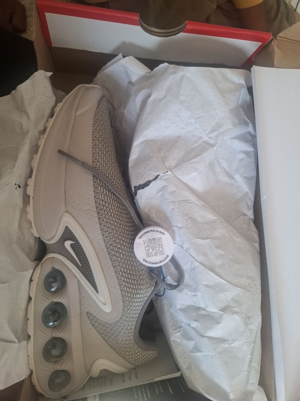 Nike Scarpe da uomo: Nike Air Max DN Turnschuhe Grau EU 41 neu – Nuovo e nell'imballaggio originale da Schönenwerd venduto da ann_wt97