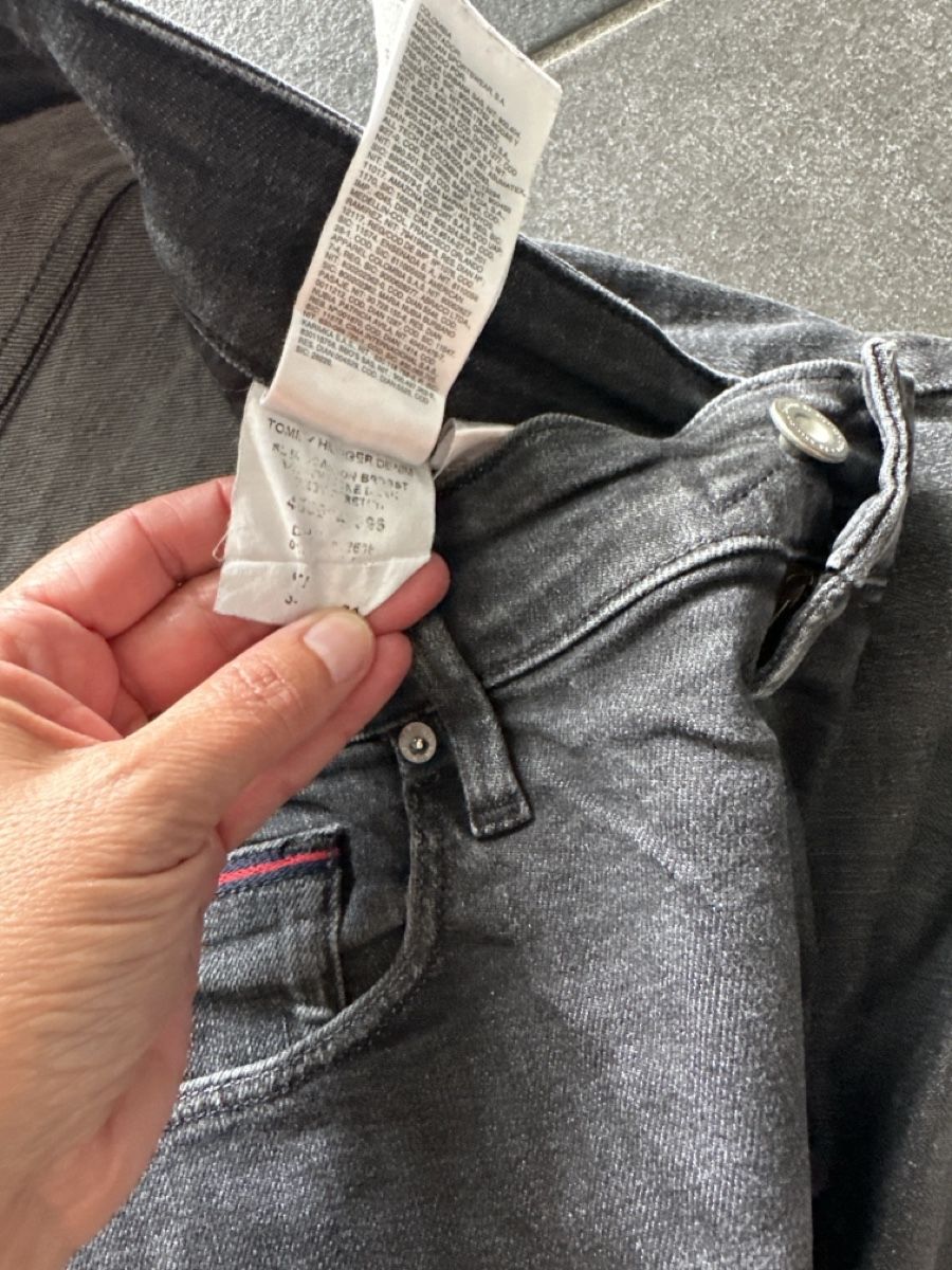 Tommy Hilfiger Jeans: Tommy Hilfiger Jeans schwarz W34 L34 – Usato da Wileroltigen venduto da torro11 2