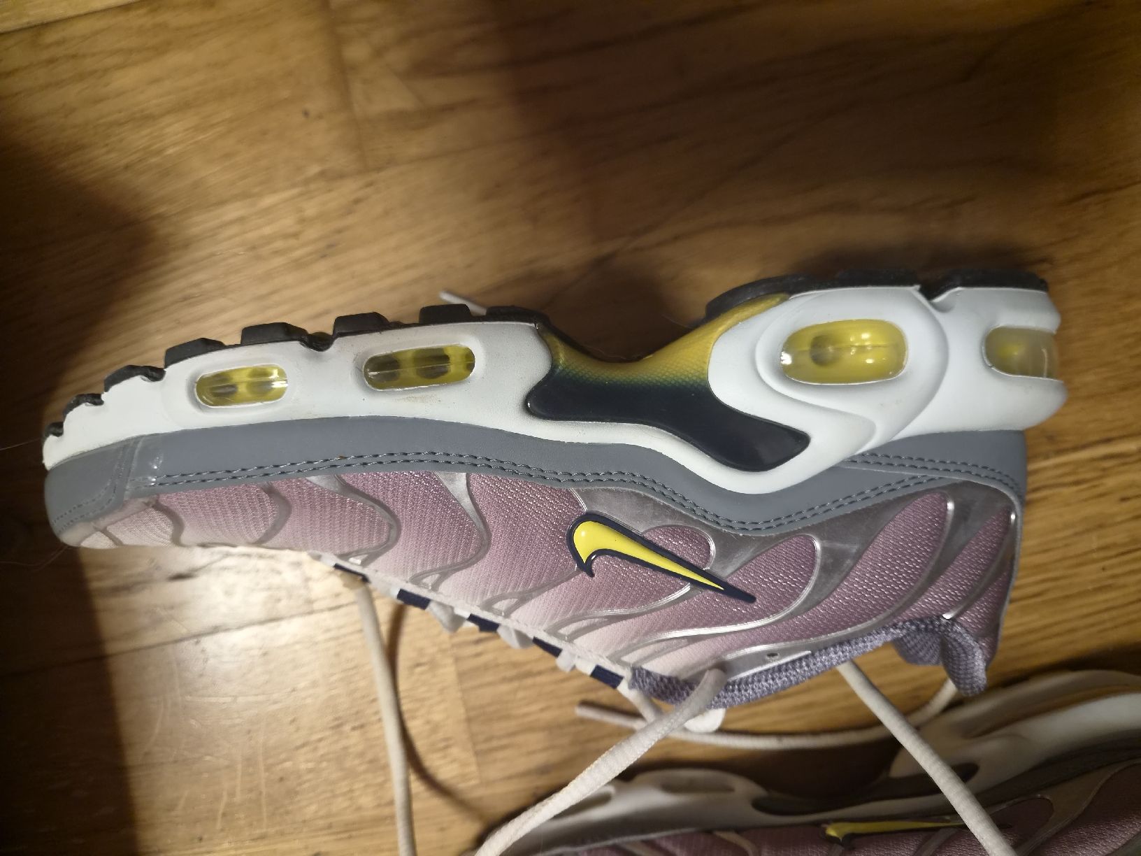 Nike Scarpe da donna: Nike TN taille 38.5 – Nuovo (secondo la descrizione) da Chavannes-sous-orsonnens venduto da nes_cb72 1