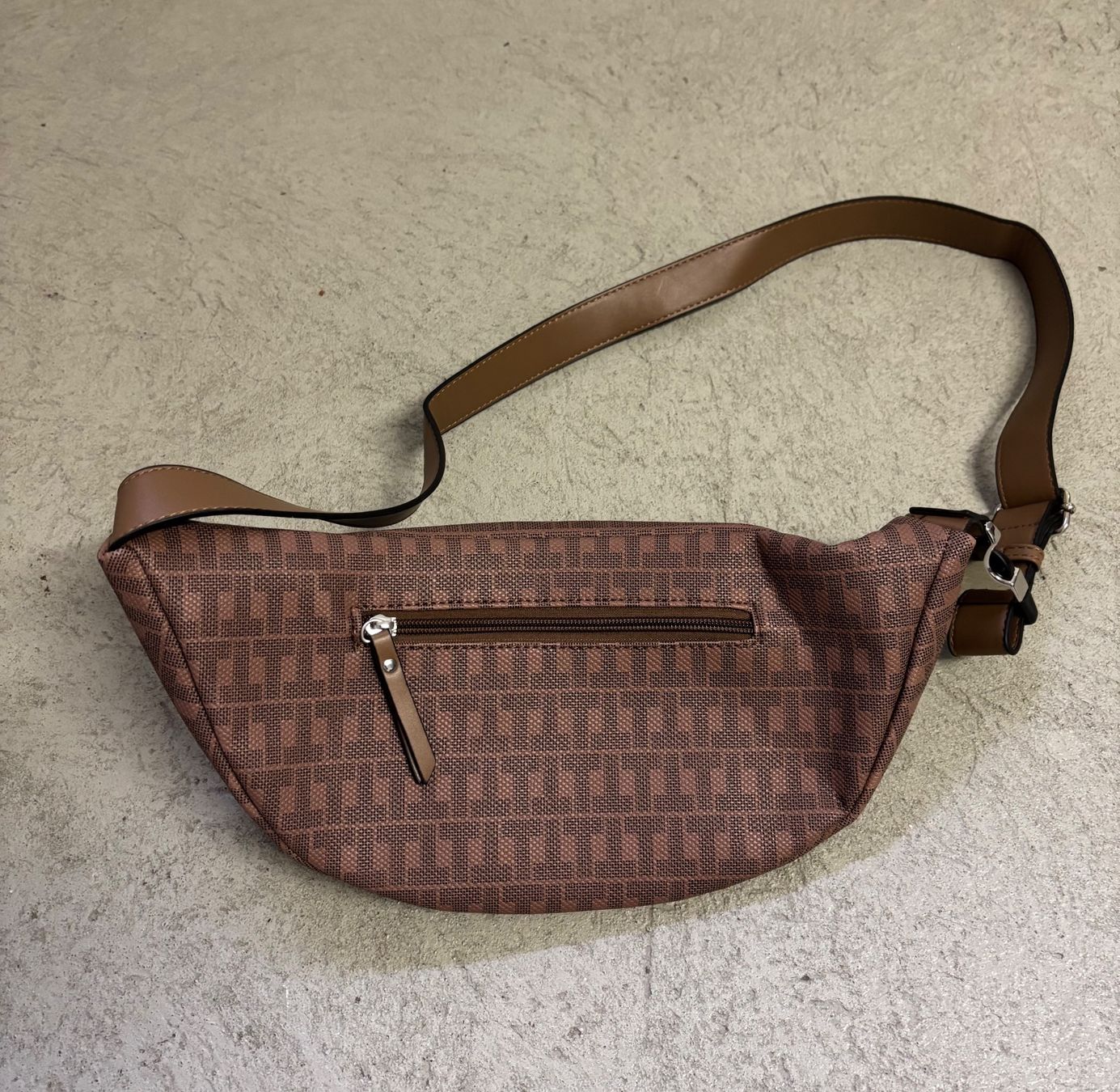 Tamaris Borse da donna: Tamaris Bauchtasche elegant & praktisch – Usato da Sonterswil venduto da VD-Service 1
