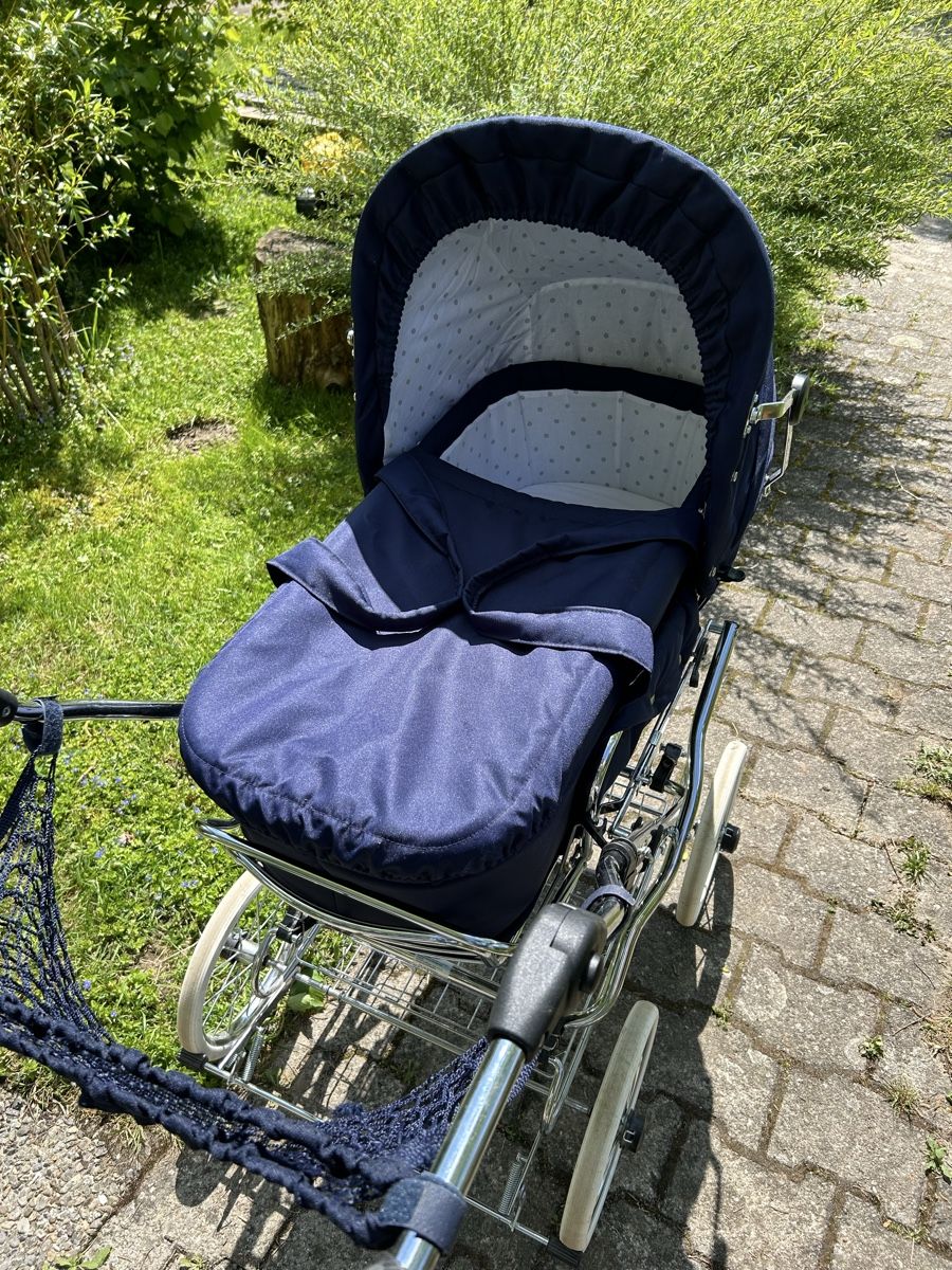 Eichhorn Kinderwagen retro blau (Gebraucht) in Langenthal fr CHF 100  nur  Abholung auf Ricardo kaufen