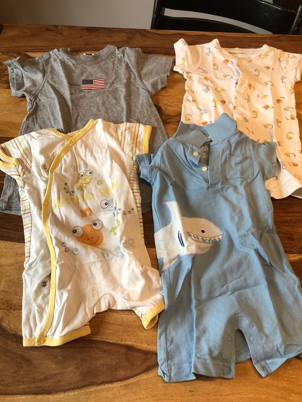 Lotti & Set di vestiti: Mädchen Kleiderpaket Gr.74 – Usato da Winterthur venduto da Shahrudin