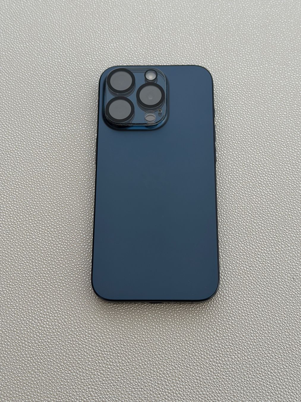 Apple Handys / Smartphones: iPhone 15 Pro Titan blau – Gebraucht aus Naters von adi_wnq9 1
