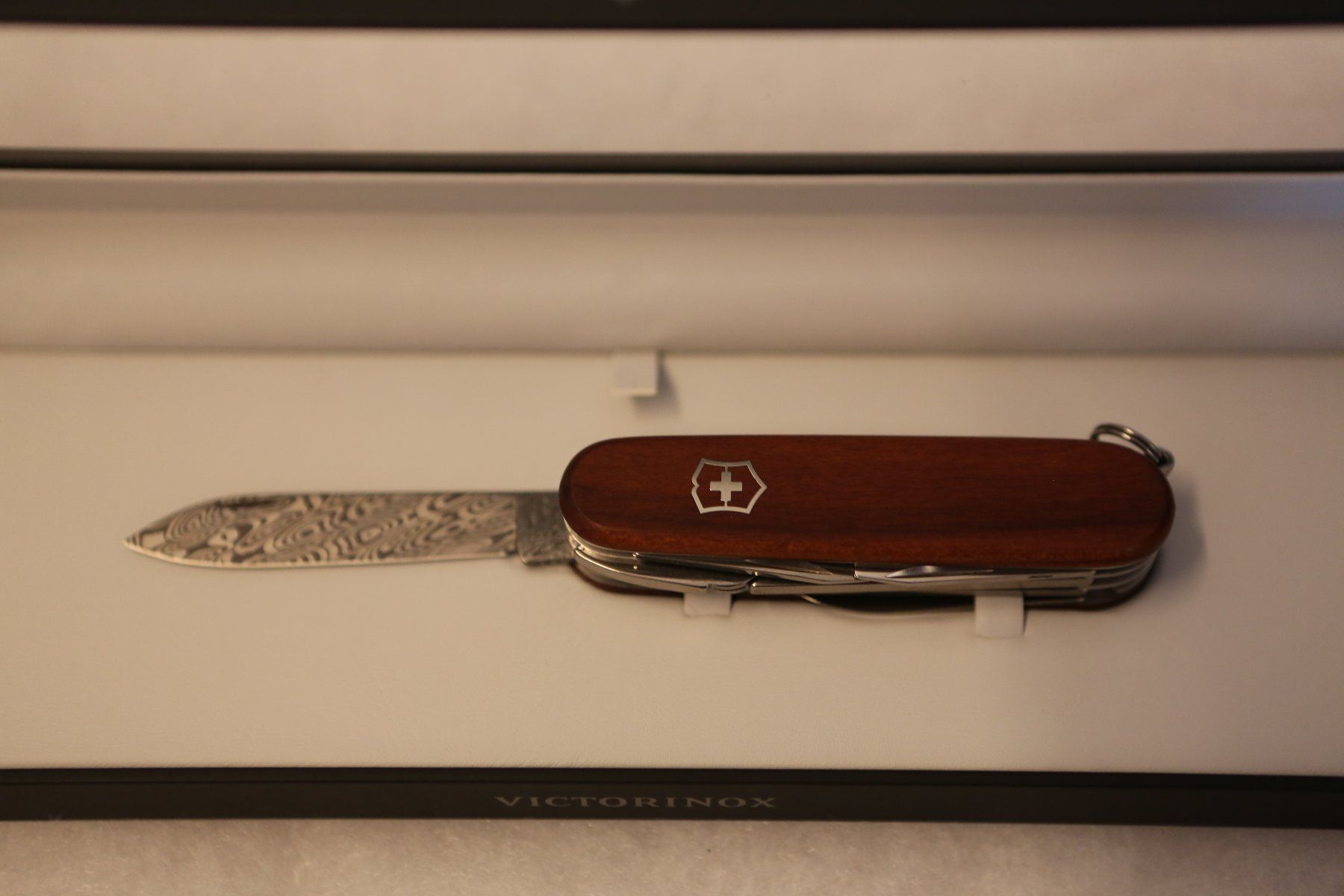 Victorinox Coltelli tascabile: Victorinox Damast 2018 Nr. 29 !!!! – Nuovo (secondo la descrizione) da Fisibach venduto da Subimator 2