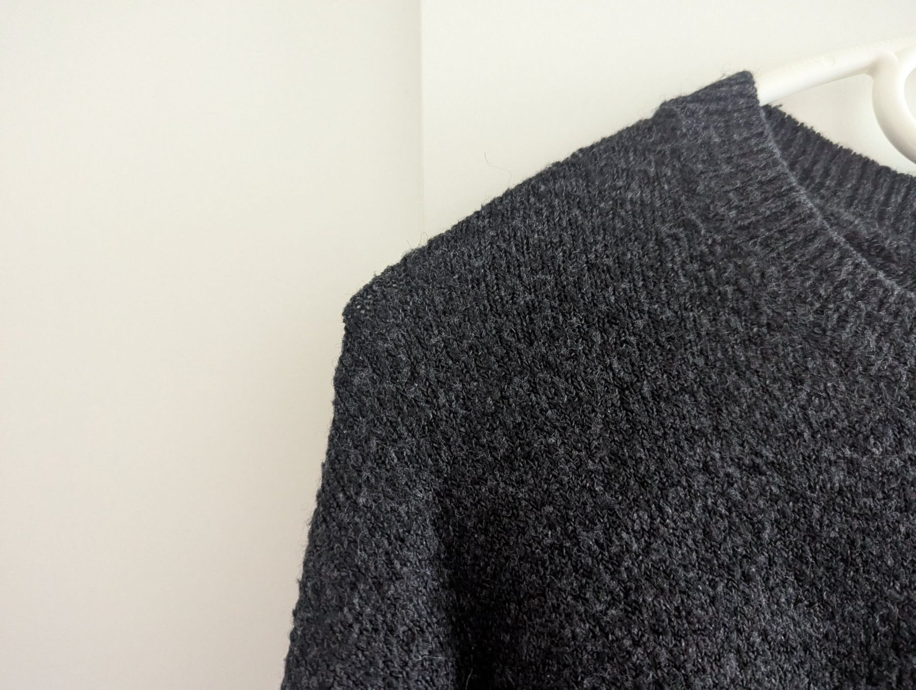H&M Pullover & Sweatshirts: H&M | dunkelgrauer Strickpullover | Grösse S – Gebraucht aus Wolfhausen von janine621 2