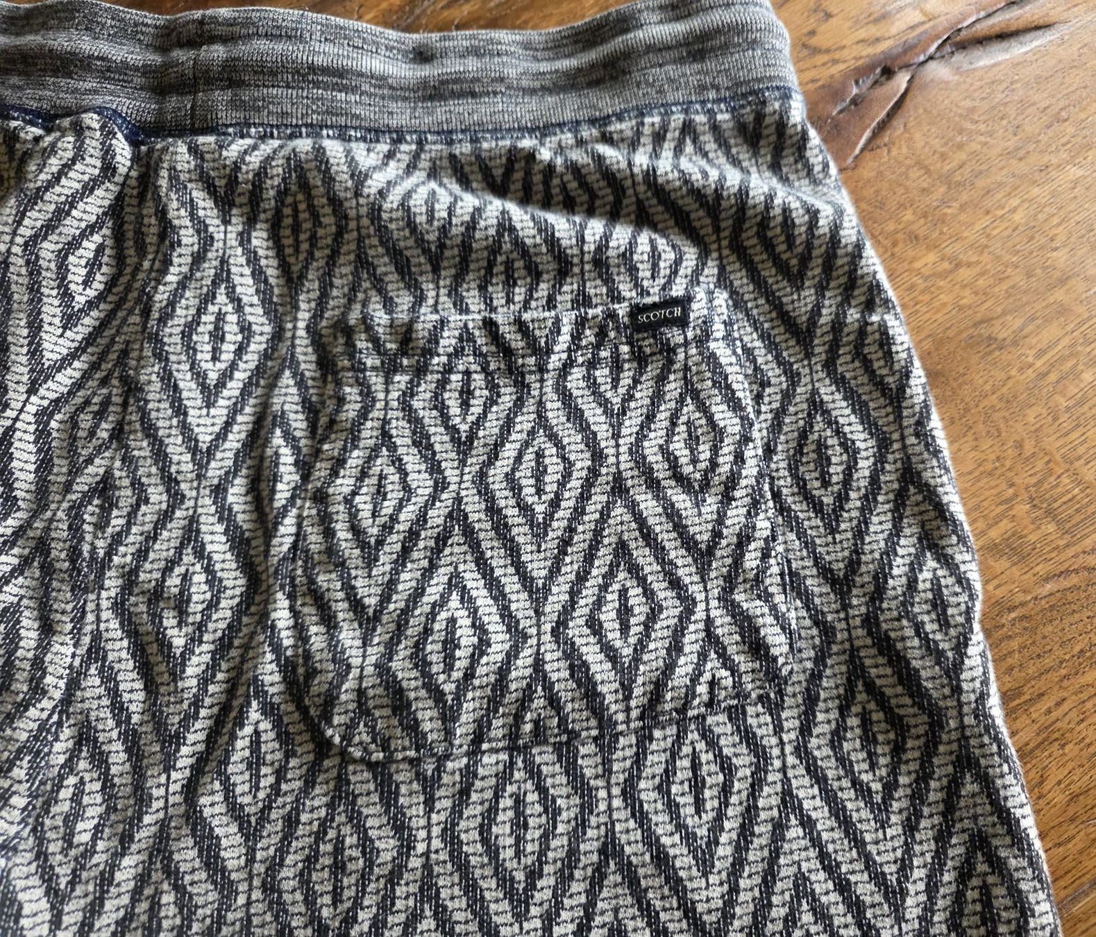 Maison Scotch Pantaloni: Herren-Shorts Marke Scotch & Soda – Usato da Basel venduto da sci_67ms 3