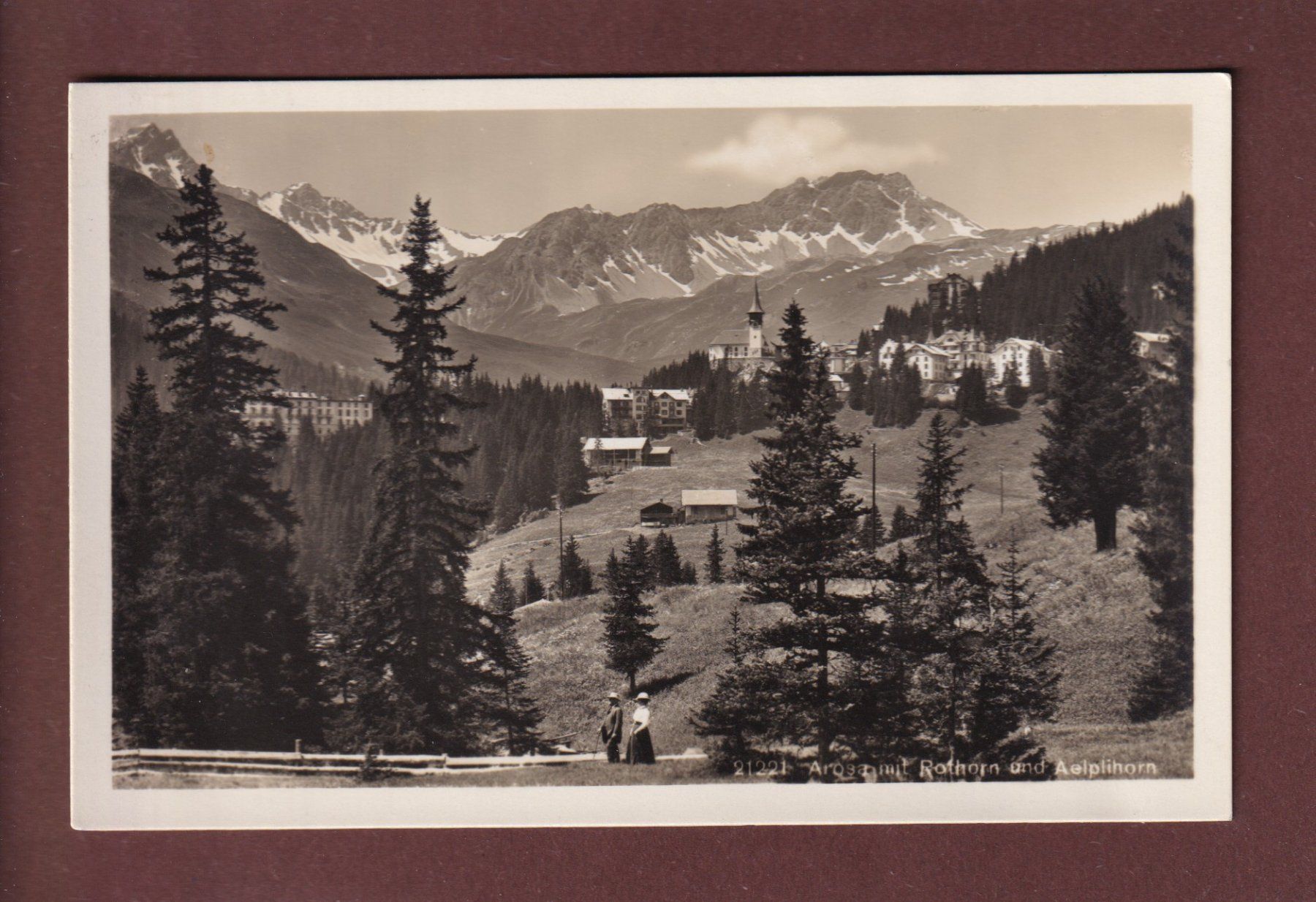 Cartoline postali: AROSA - Teilansicht - Leute – Usato da Pully venduto da nicecards