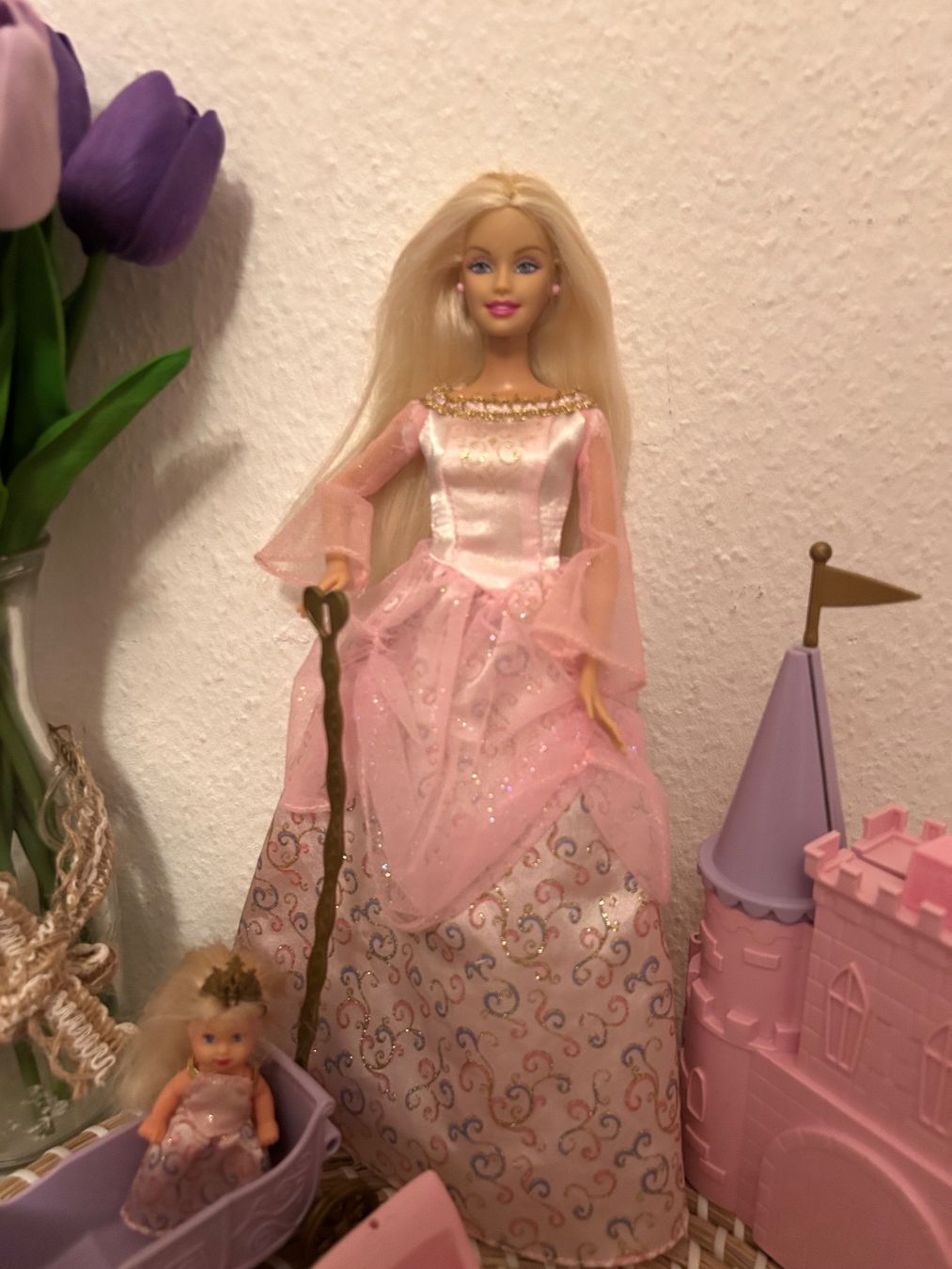Poupées: Barbie Princesse avec chateau – D'occasion à Villeneuve VD par sge_7fbm 1