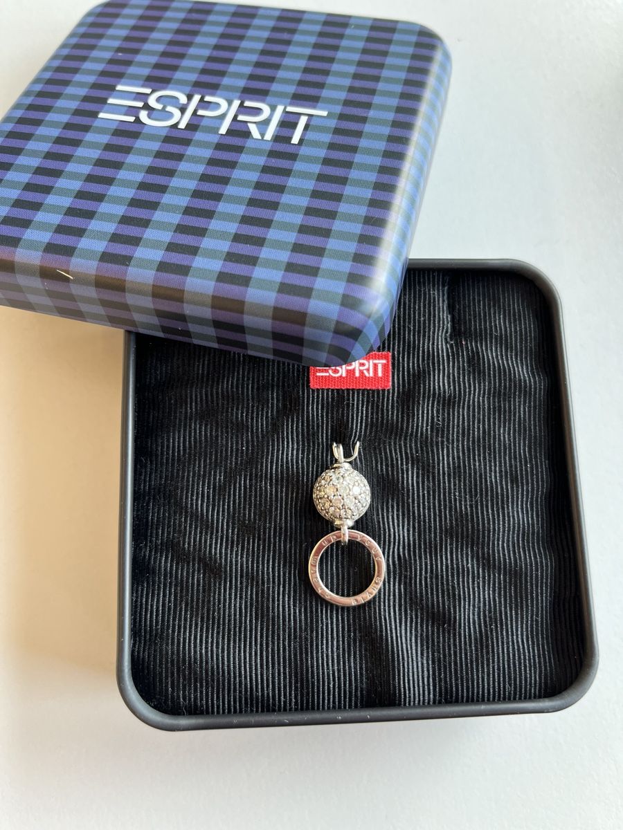 Esprit Ciondoli: Pendentif Esprit – Usato da Puplinge venduto da Cechth 3