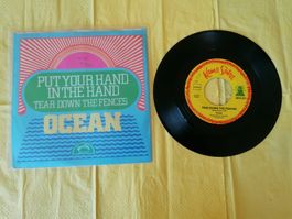 Ocean – Put Your Hand In The Hand