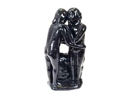 Skulptur, zwei stehende Frauen