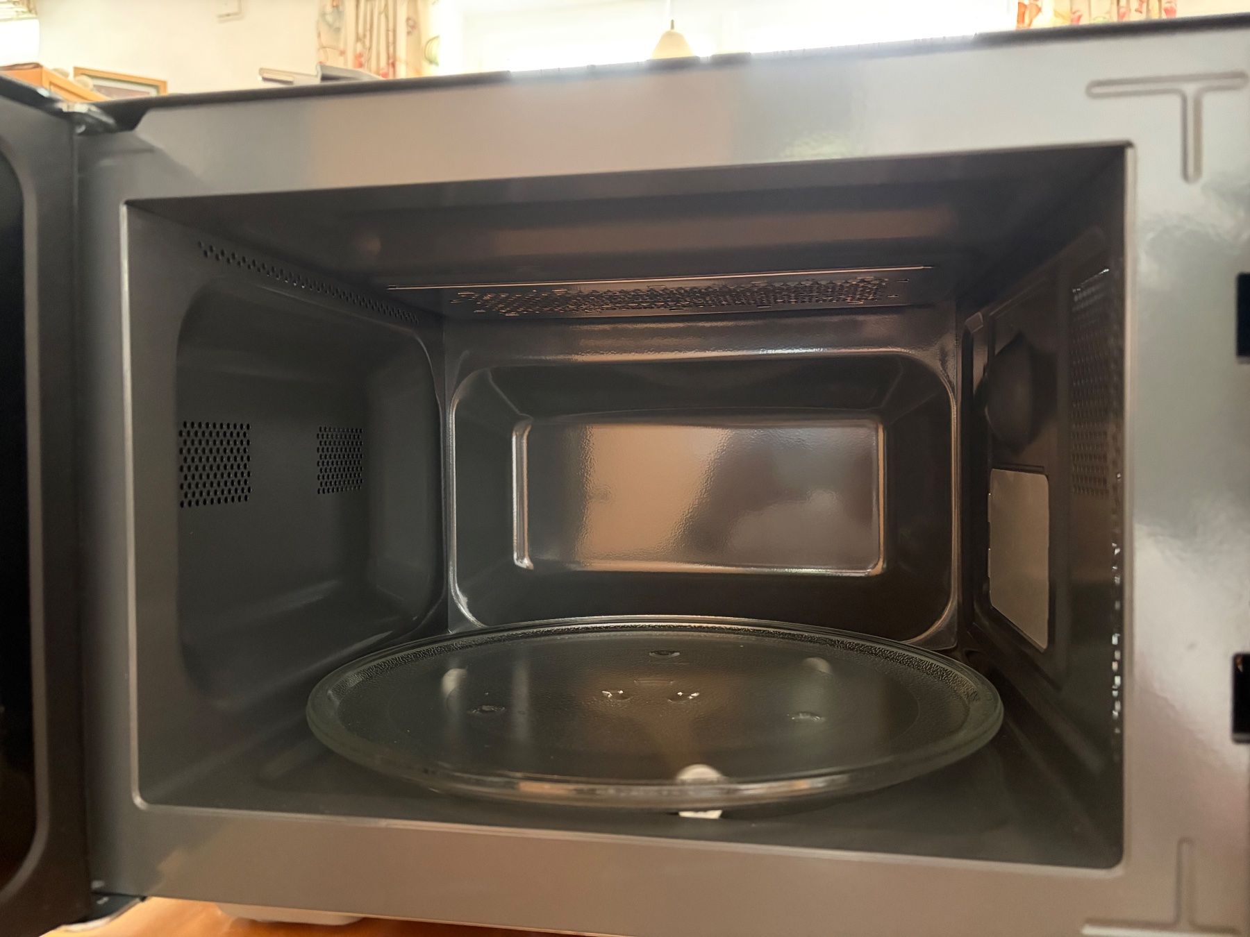 Electrolux Forni: Electrolux Mikrowellengerät FMW25EMGMS Titanium – Nuovo (secondo la descrizione) da Kriessern venduto da fab_2xss 1