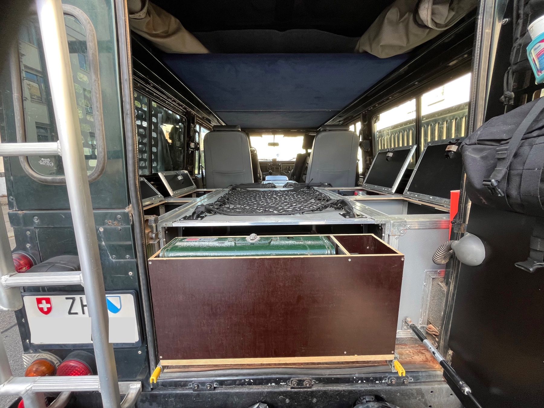 Land Rover Automobili: Land Rover Defender Reisemobil – Usato da Zürich venduto da fabiobuerge 4