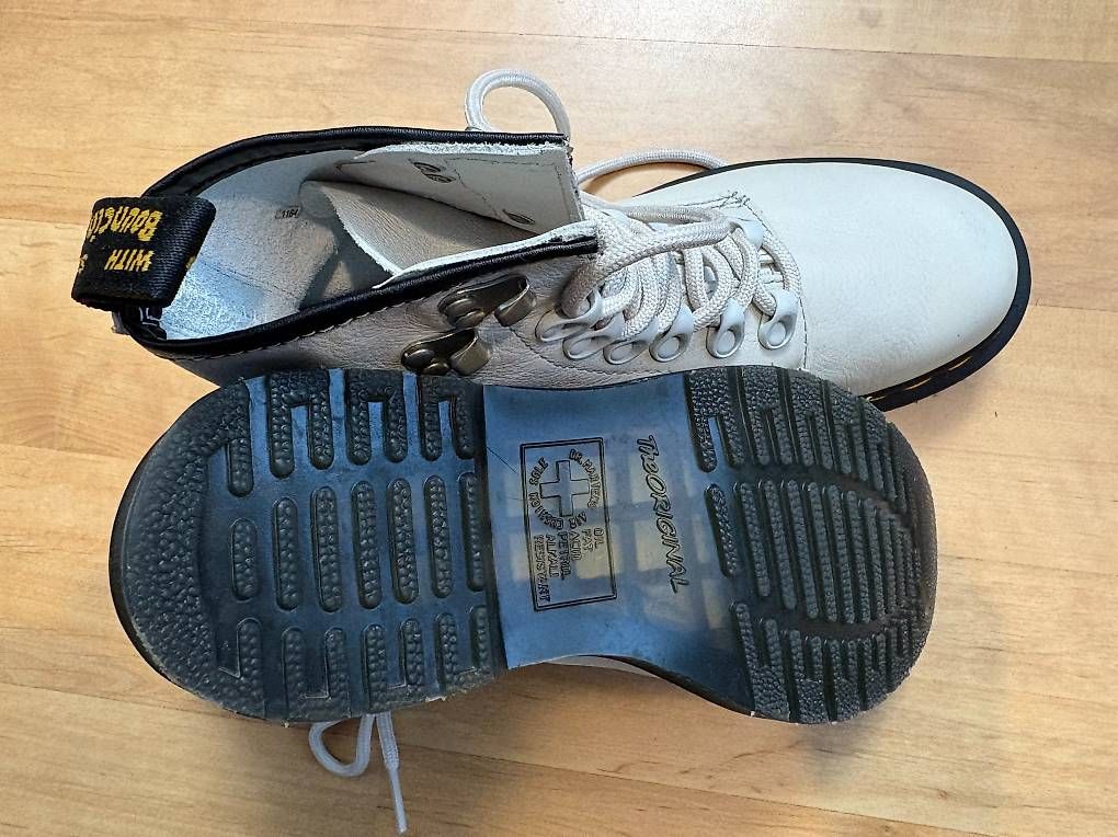 Dr. Martens Scarpe da uomo: Neu: Beige Doc Martens Gr. 37 – Nuovo (secondo la descrizione) da Willisau venduto da ani_gtk8 3