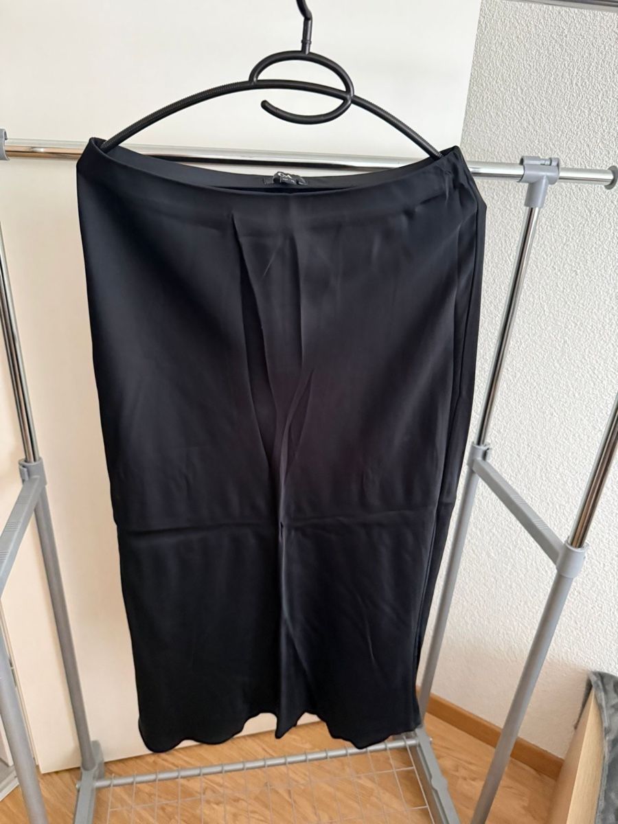 C&A Gonne: Schwarzer C&A Rock, Gr. 38, Satin-Look – Nuovo (secondo la descrizione) da Dintikon venduto da 2ndhandcloset