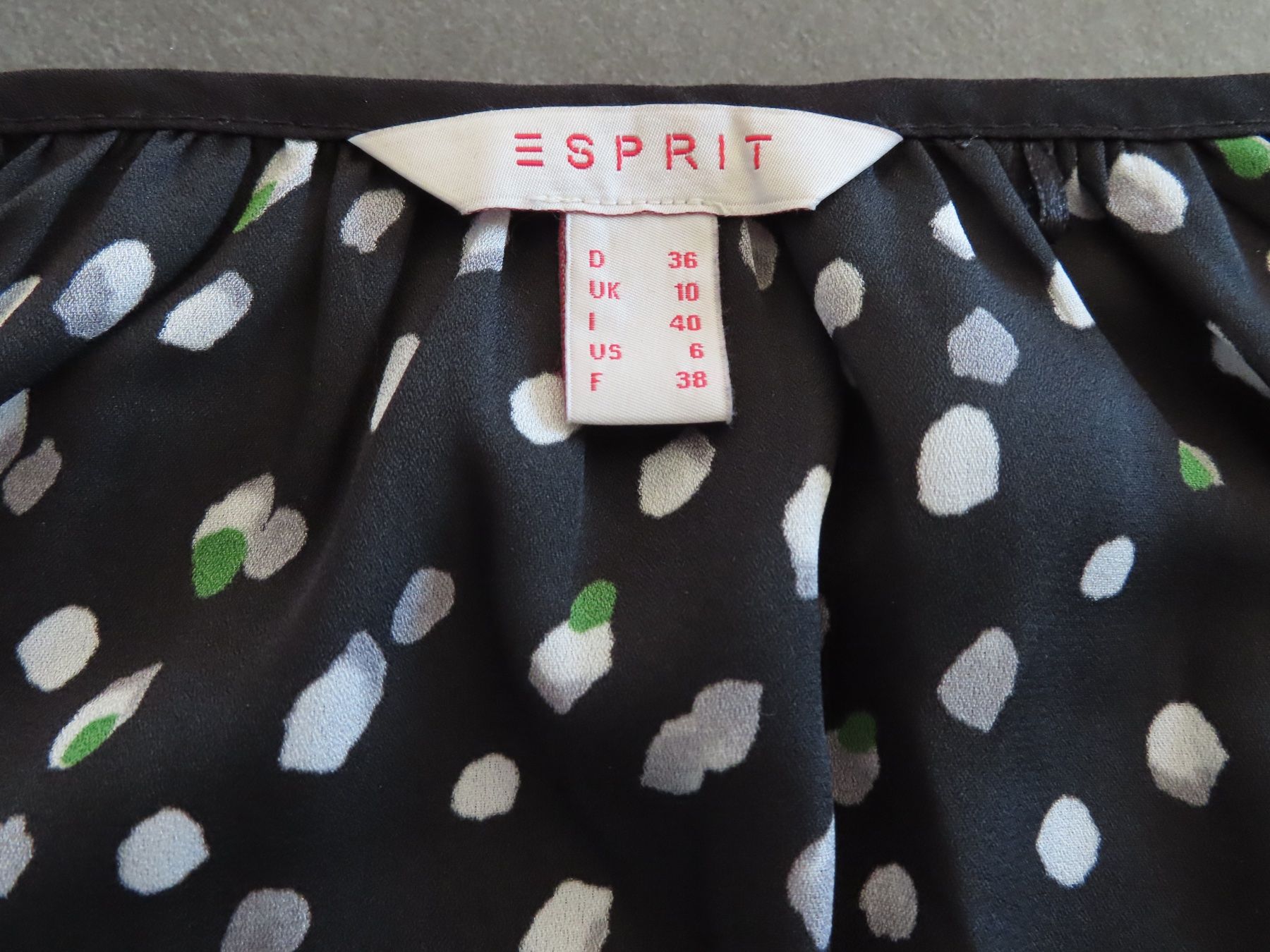 Esprit Blusen: tolle Bluse ESPRIT Gr.36 ***NEU*** – Neu (gemäss Beschreibung) aus Wallenried von Asyano 2