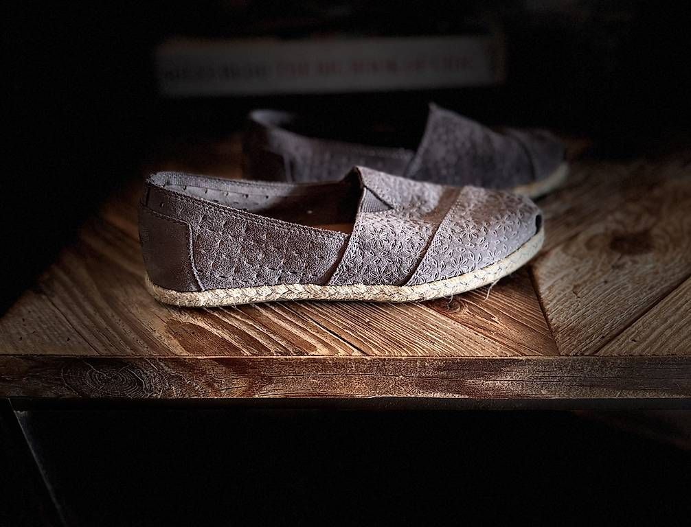 Scarpe da donna: Slippers TOMs suède – Usato da Lausanne venduto da ang_ks77 1