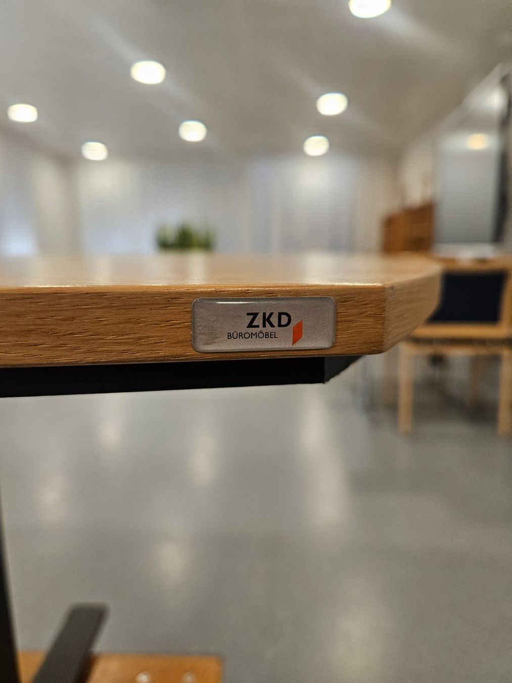 Tables: ZKD Besprechungstisch Eiche Bootsform – D'occasion à Reigoldswil par APH-Moosmatt 1