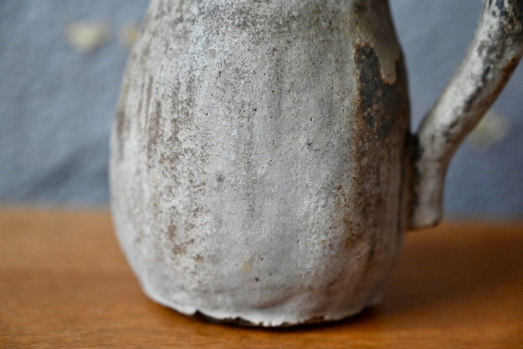 Vasi & Recipienti: Pichet brutaliste en grès émaillé, pièce artisanale signée, – Usato da COLMAR venduto da Sophiebellelurette 2