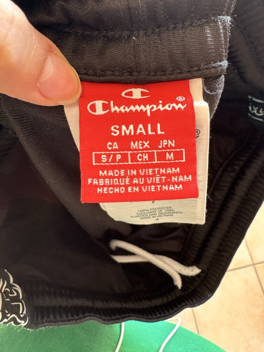 Champion Pantaloni: Jogging Champion noir – Usato da Lonay venduto da nei_79jc 3