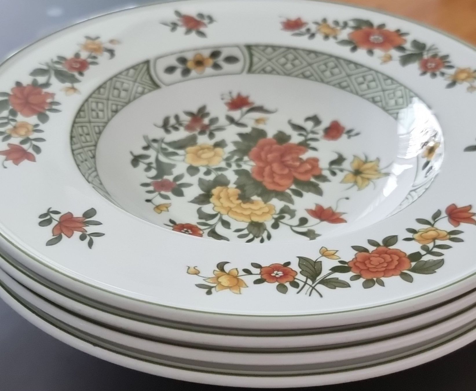 Villeroy & Boch Set di piatti: Villeroy Boch Summer Day – Usato da Riedikon venduto da Winter21. 2