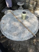 Steintisch mit 6 Stühlen