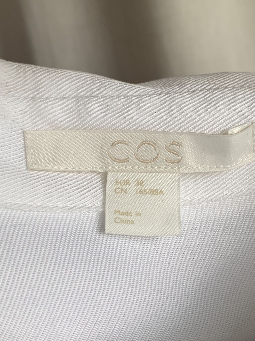 Cos Blusen: COS — Bluse weiss – Gebraucht aus Seon von  4