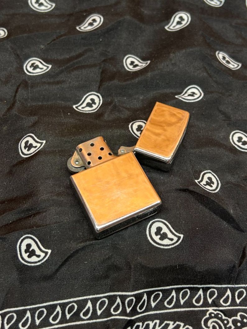 Zippo Accendini: Zippo AC/DC Chrome brillant – Usato da Soyhières venduto da Maponos 2