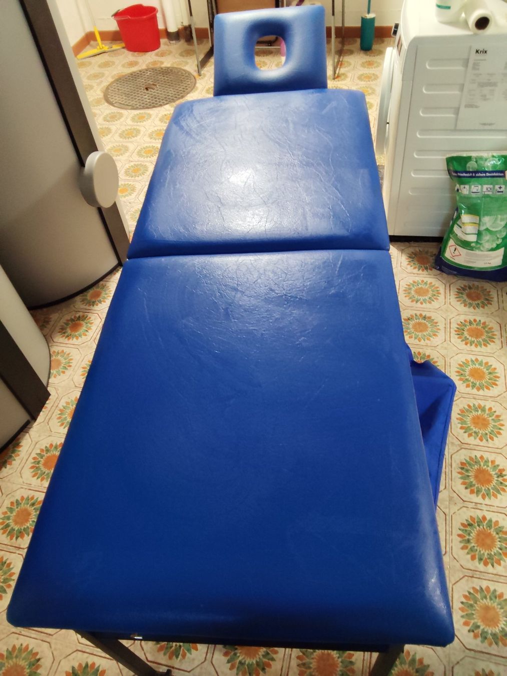 Tische: Table massage 70 cm x 210 cm – Gebraucht aus Biel/Bienne von Zead_09 3